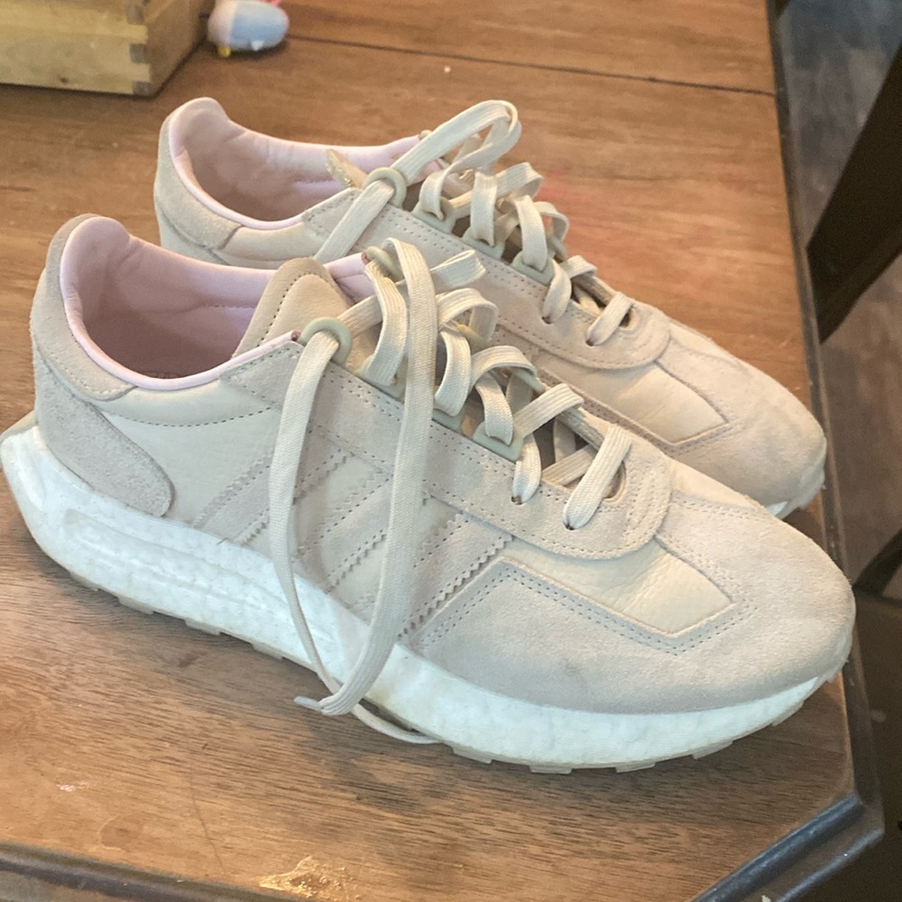 Adidas retro sneakers